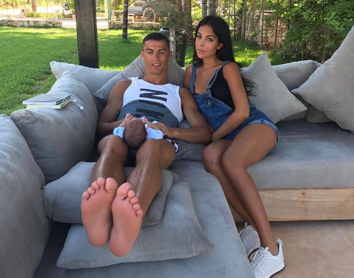 Ronaldo və ailəsinin sarayı - FOTOLAR