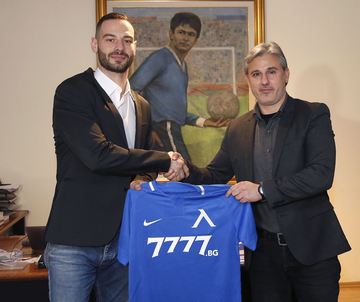 "Qarabağ"dan ayrılan futbolçu rəsmən "Levski"də - FOTO