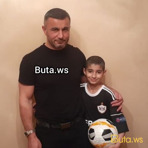 Qurban Qurbanov 12 yaşlı azarkeşi ziyarət etdi - FOTO/VİDEO