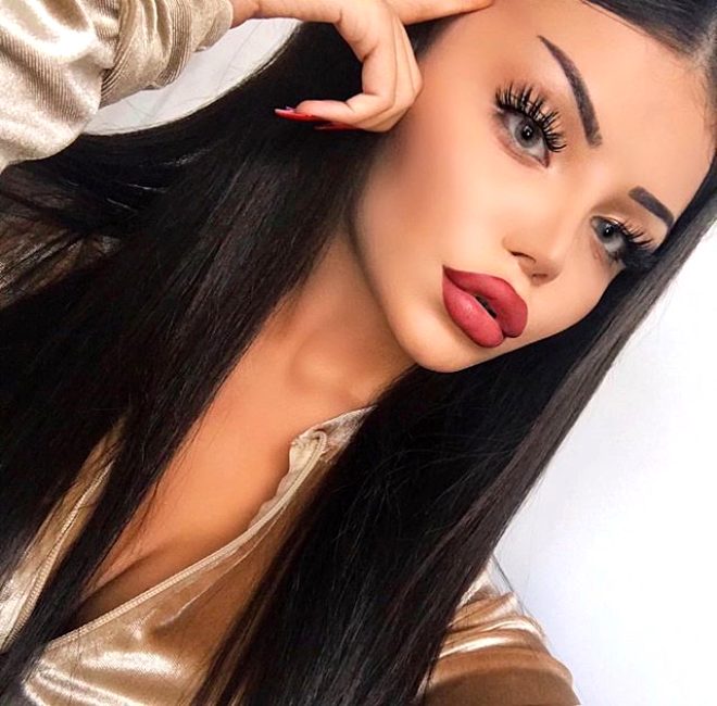 "Beşiktaş"ın ulduzu transseksuala mesaj yazdı, biabır oldu - FOTOLAR
