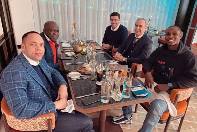 Nigeriyanın kasıb məhəllələrindən "zirvə"yə - "Mançester Yunayted"in yeni hücumçusunun həyat hekayəsi