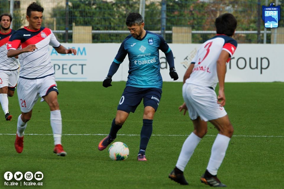 Elvin Məmmədov: "Diviziona getməkdənsə, futbolu ataram" (MÜSAHİBƏ)