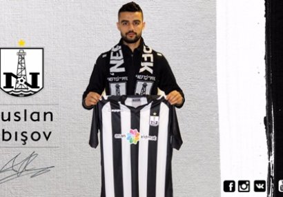 Ruslan Abışovun "Neftçi"yə keçidi rəsmiləşdi - FOTO