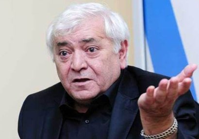 Millət vəkili: "Azərbaycanda futbol yoxdu, top-top oynayırlar"