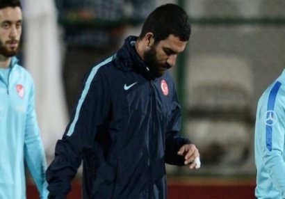 Arda Turan jurnalistə hücum etdi