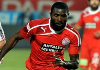 "Antalyaspor"un müdafiəçisi "Zirə"də