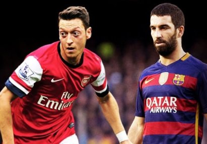 Arda Turan və Məsut Özil eyni komandada - VİDEO