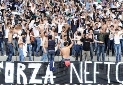"Neftçi"nin baş məşqçisini istefaya səslədilər