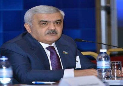 Rövnəq Abdullayev "Qarabağ"ı təbrik etdi
