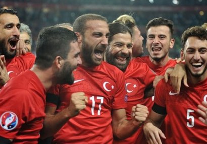 Arda Turanla Əmrə Bəlözoğlu yenidən millidə