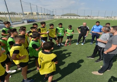 UEFA təlimçiləri Bakıda seminar keçdi