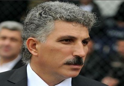 "Milyonları havaya sovururlar, ağsaqqal "Neftçi"nin başını aşağı edirlər"