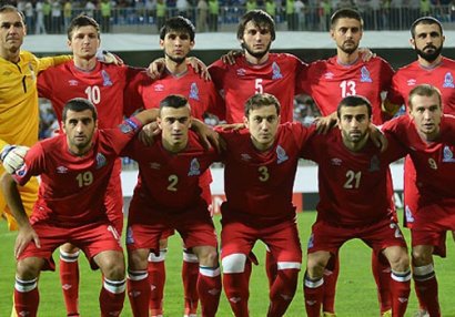 Prosineçki Çexiyaya qarşı start heyətini açıqladı