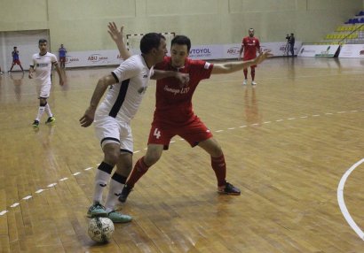 Azərbaycan çempionu 5 qolla başladı