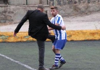 Prezident meydana çıxıb futbolçunu döydü - FOTO