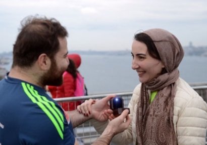 Azərbaycanlı oğlandan İstanbul marafonunda evlilik təklifi (FOTOLAR)