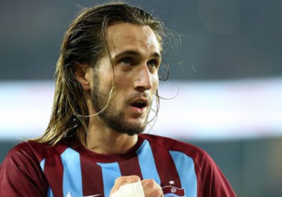 Türk futbolçuya 74 milyonluq təklif