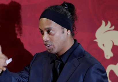 Ronaldinyo siyasətə qoşulur
