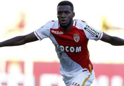 4 milyonluq futbolçunu 90 milyona transfer edirlər