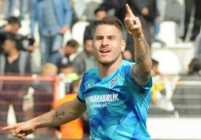 3 Super Liqa klubu millimizin üzvünü transfer etmək istəyir