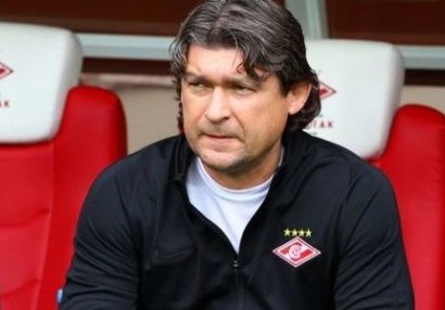 Rus məşqçi: \