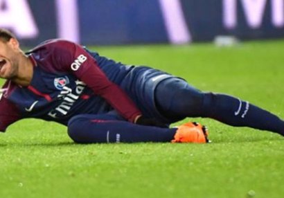 Neymar meydanda ağladı - FOTO