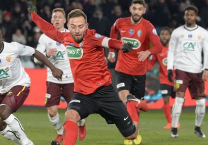 III divizion klubu kubokun yarımfinalında