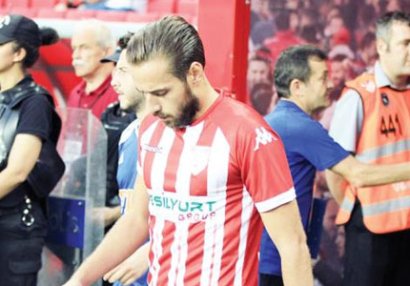 Qurban Qurbanovun milliyə çağıracağı futboçu zədələndi