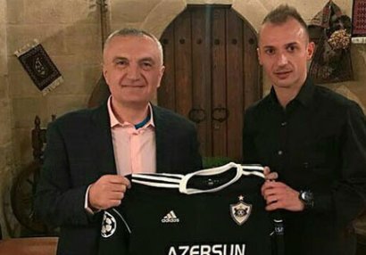 “Qarabağ”ın futbolçusu ölkə prezidenti ilə görüşdü - FOTOLAR