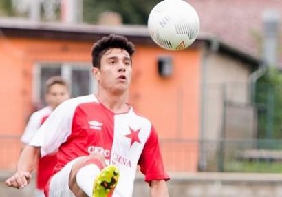 Azərbaycanlı futbolçu Çexiyada dubl etdi