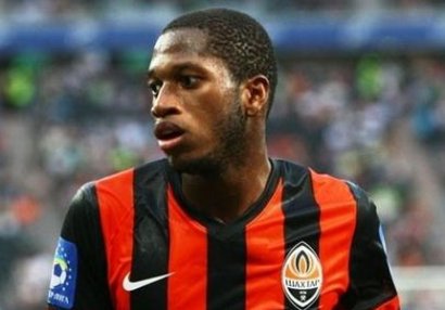 Mançester nəhəngləri bu futbolçu uğrunda savaşır
