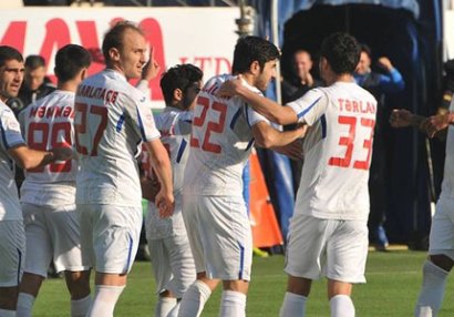 Dağıdılan neft pulları: \