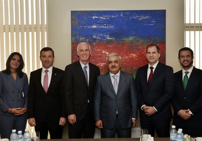Rövnəq Abdullayev DÇ-2026-nın tender qrupunun nümayəndələri ilə görüşdü