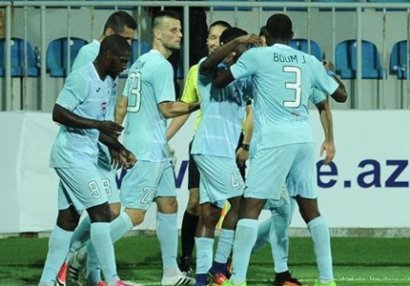 6 futbolçu 