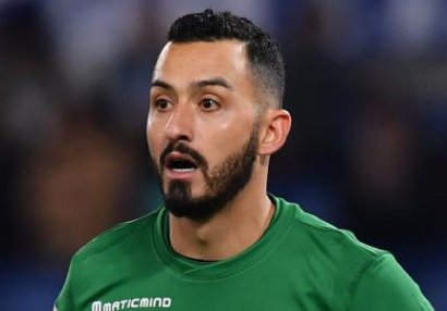 “Qarabağ” bu futbolçuya 300 min avro maaş təklif edib