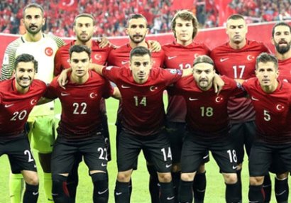 8 futbolçu Türkiyə millisindən imtina etdi - SİYAHI