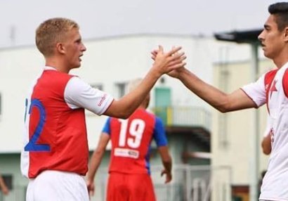 Azərbaycanlı futbolçu Çexiyada dubl etdi