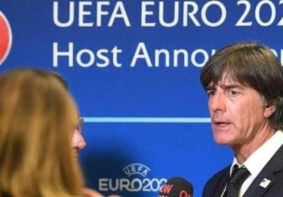 Yoahim Lövdən Məsut Özil açıqlaması: milliyə qayıdacaq?