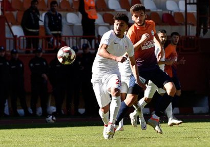 Milli futbolçumuz mərhələ adladı