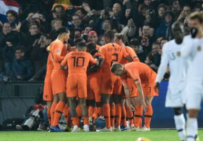 Hollandiya dünya çempionuna \