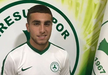 Milli futbolçumuz darmadağına üzüldü