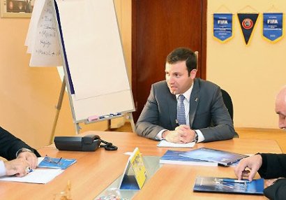 Prezident Adminstrasiyasının müdaxiləsi Elxan Məmmədovu əl-ayağa saldı