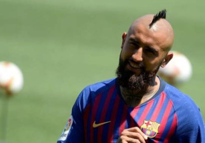 Ulduz futbolçunun evlərinə həbs qoyuldu