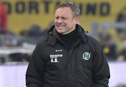 Bundesliqa klubu baş məşqçisini qovdu