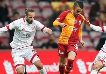 Millimizin üzvü “Qalatasaray”la oyunda penaltiyə səbəb oldu