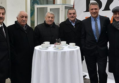 Baş katib MK-nı ofsayda saldı