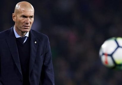 Zidan “Çelsi”ni çalışdırmaq üçün şərtlərini açıqladı