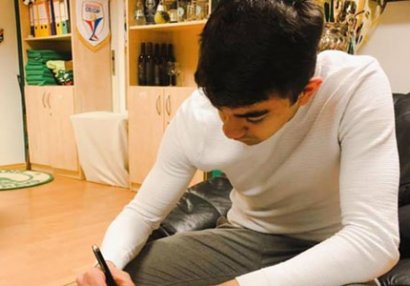 Azərbaycanlı futbolçu Çexiyada klubunu dəyişdi - FOTO