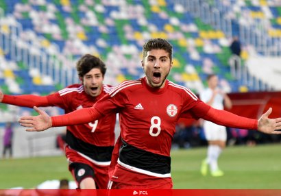 19 yaşlı gürcü \