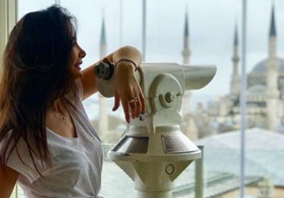 “Xəzər TV”nin xanım aparıcısı məşqdə - FOTO
